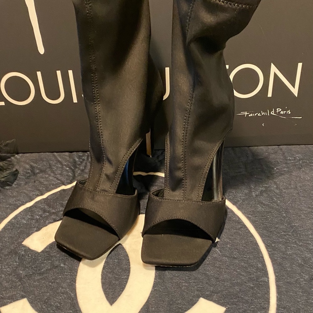 High heeled cut out